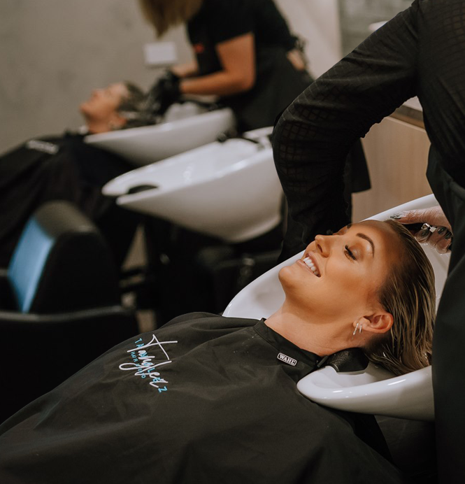 Luxurious Blow Wave with Treatment